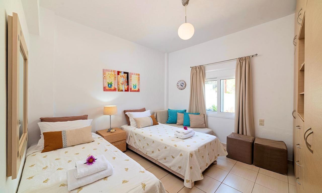 Olive Green Villa Heated Pool 圣尼古拉奥斯 外观 照片